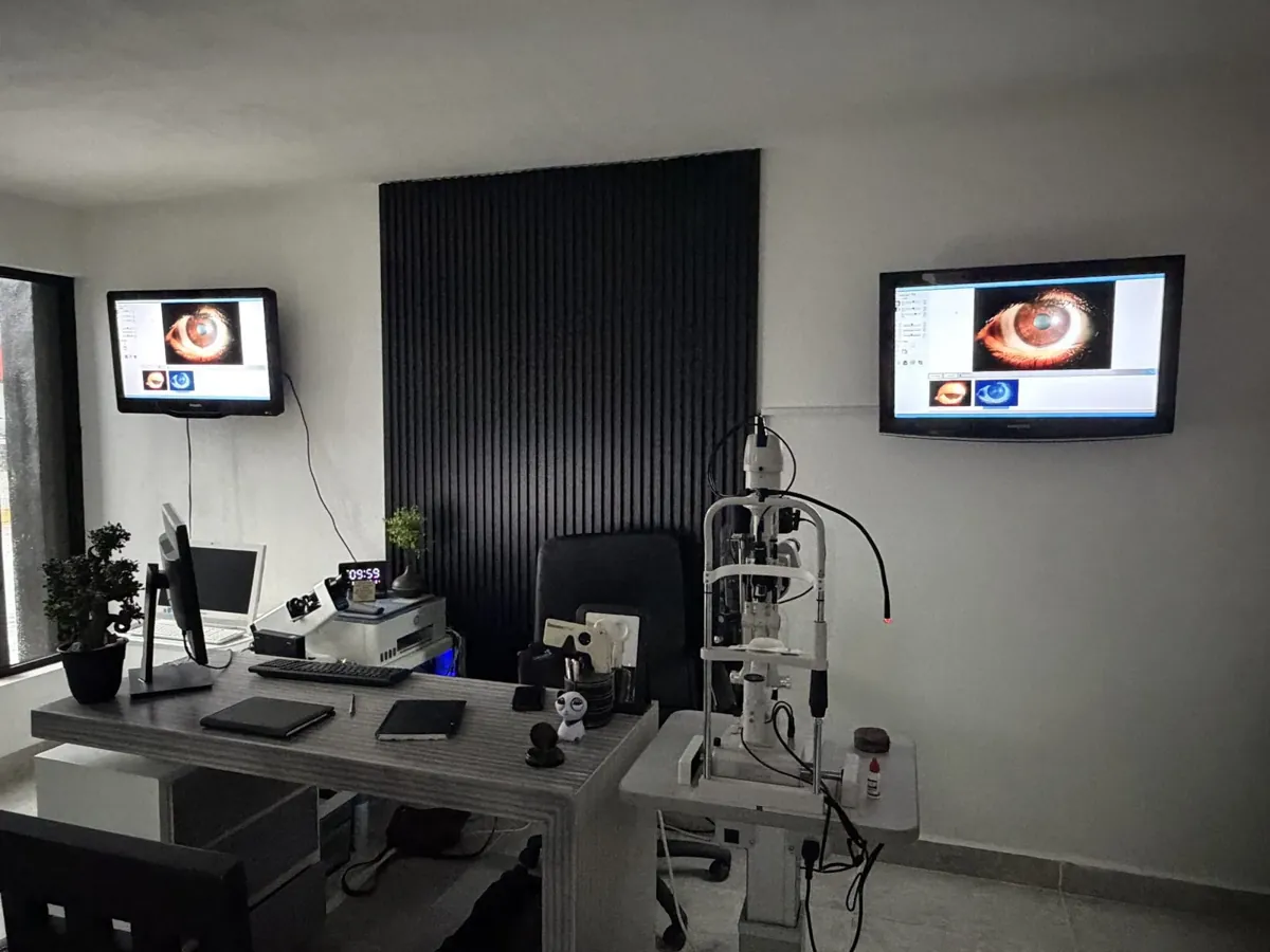 Consultorio de oftalmología de la Dra. Claudia González Tejeda en Cancún